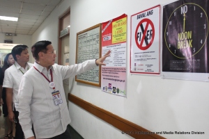 Civil Service Commission Chairman Francisco T. Duque III conducts the ARTA Watch to personally check agency compliance to the provisions of the Anti-Red Tape Act of 2007.